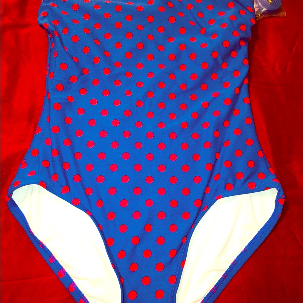 Adorable Polk a dot strapless or w strap